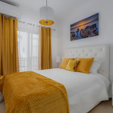 Chez Oasis - Charming By The Holiday home Lagos