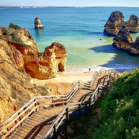 Chez Oasis - Charming By The Holiday home *